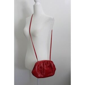 VTG Neiman Marcus Red Snakeskin Embossed Pouch Crossbody Frame Bag Hong Kong